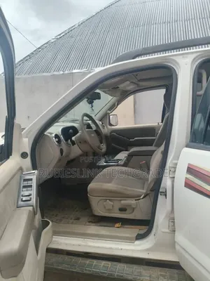Ford Explorer 2007 White