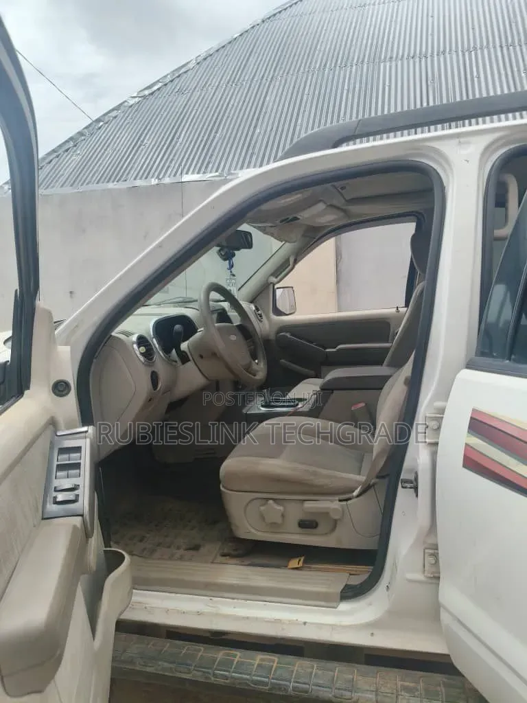 Ford Explorer 2007 White