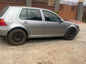 Volkswagen Golf 2006 Gold