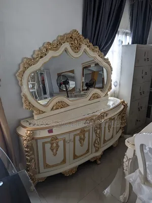 Royal Buffet Console With Mirror Set