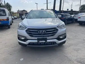 Hyundai Santa Fe SE FWD 2018 Silver
