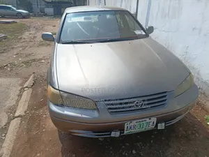 Toyota Camry 2009 Gold