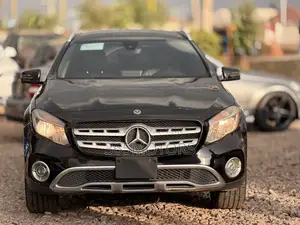 Mercedes-Benz GLA 250 2017 Black