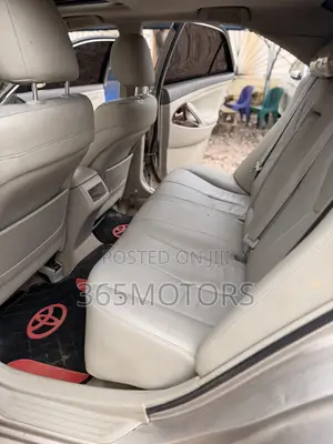 Toyota Camry 2010 Gold