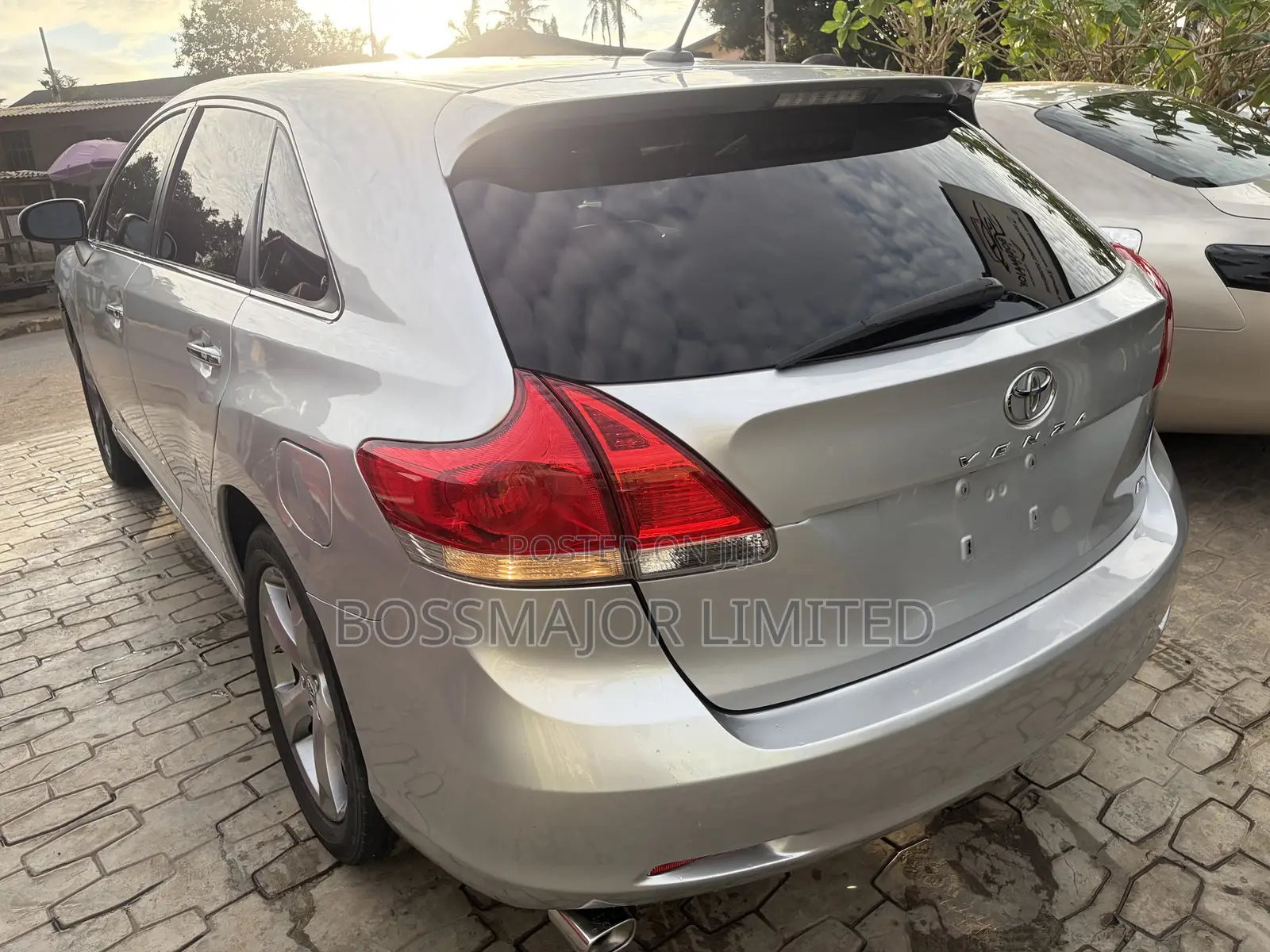 Toyota Venza XLE 2010 Silver
