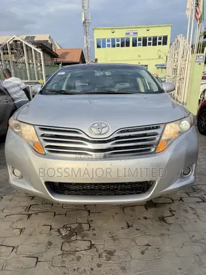 Toyota Venza XLE 2010 Silver