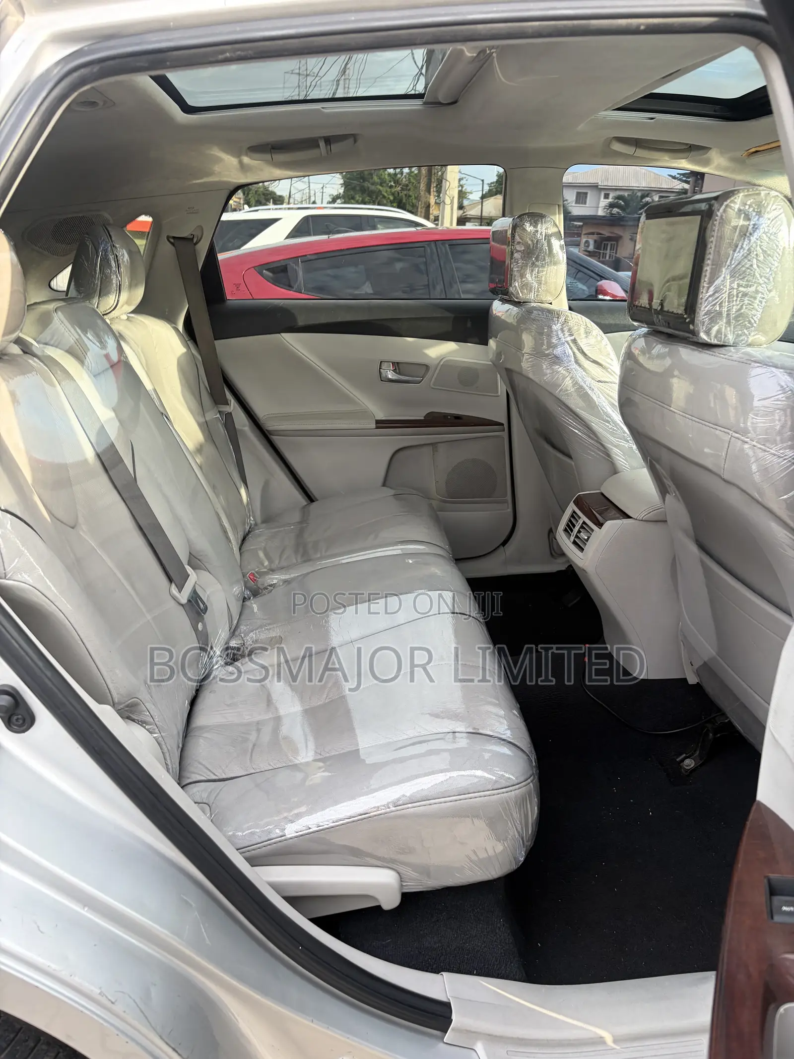 Toyota Venza XLE 2010 Silver