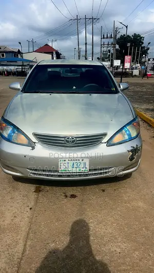 Toyota Camry 2004 Silver