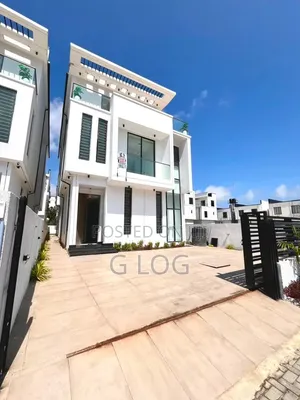 5bdrm Duplex in Chevron for sale