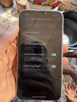 Apple iPhone XR 64 GB White