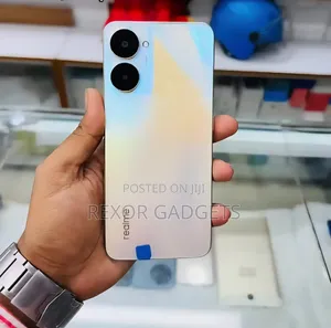 New Realme V30 128 GB Black