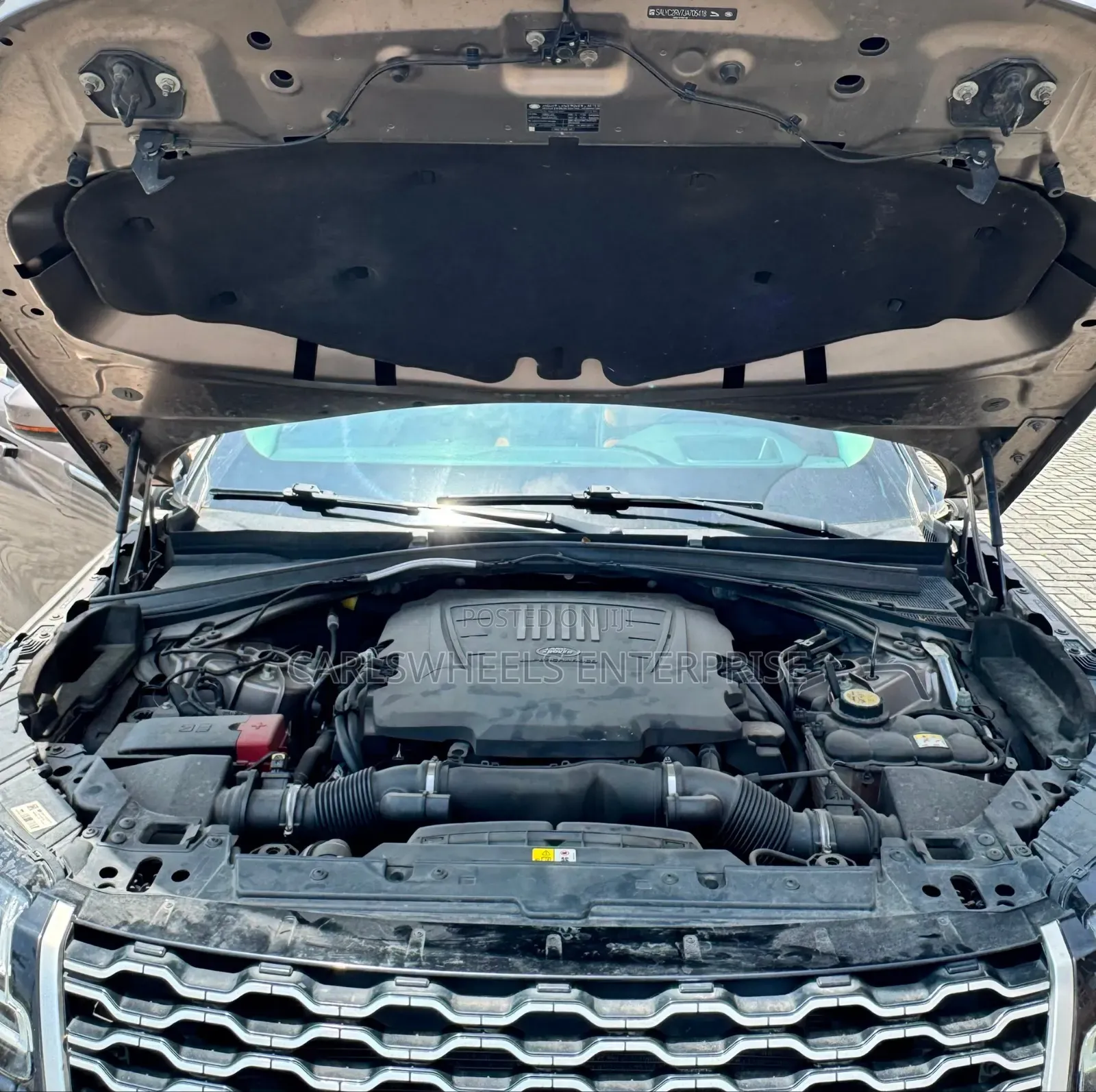 Land Rover Range Rover Velar 2018 Gold