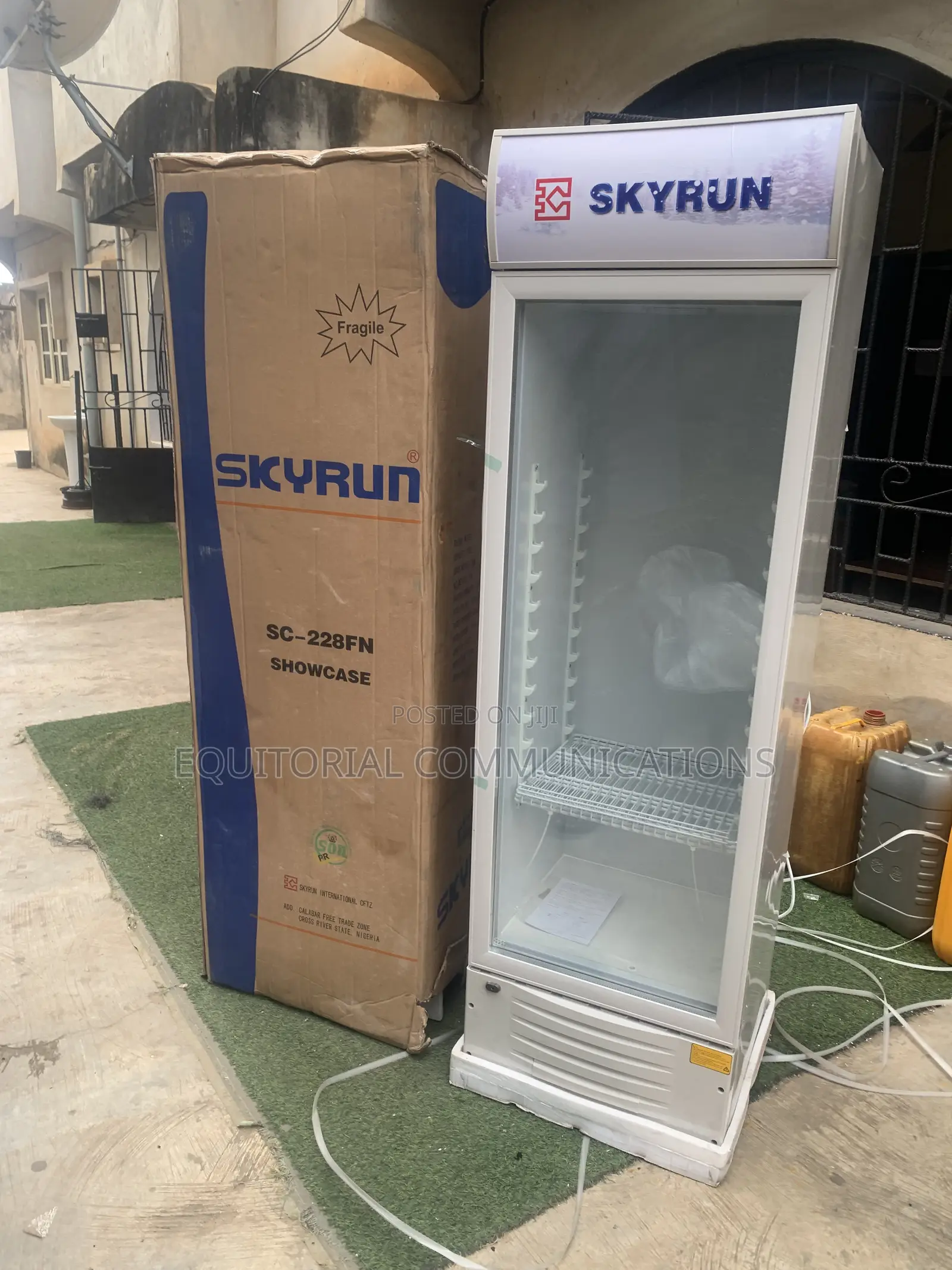 Skyrun SC-228FN Cold Drinks Display
