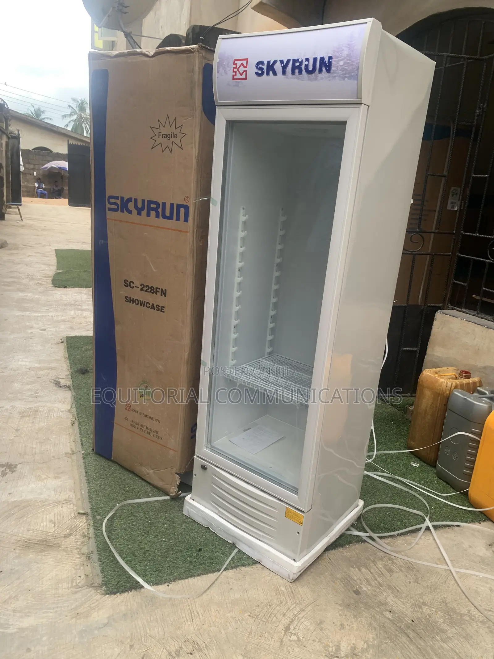 Skyrun SC-228FN Cold Drinks Display