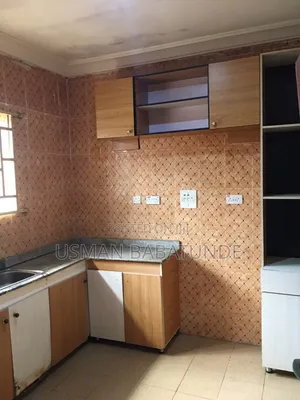 3bdrm Apartment in Usmanty for rent