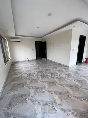 3bdrm Apartment in Adeola Adeku for rent