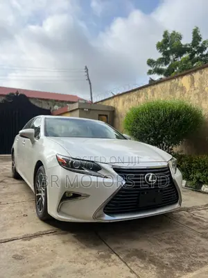 Lexus ES 350 FWD 2016 White