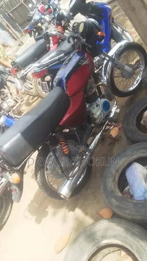 Bajaj Boxer 2020 Red