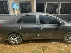 Toyota Yaris 2008 Gray