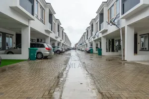 Furnished 1bdrm Shared Apartment in Royal Pine Estate, Chevron for rent