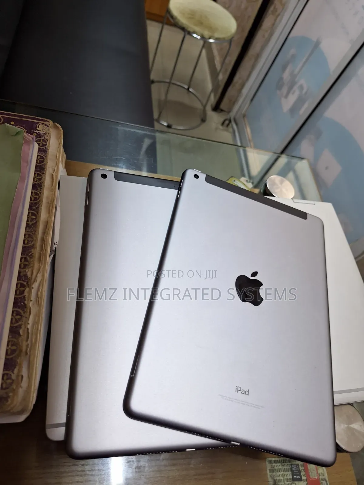 Apple iPad 9.7 128 GB Gray