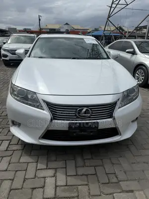 Lexus ES 350 FWD 2014 White