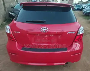 Toyota Matrix Hatchback FWD (1.8L 4cyl 5M) 2009 Red