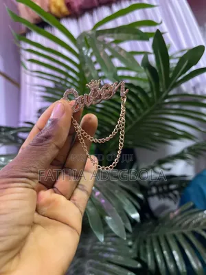 Hijab Design Pin