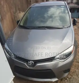 Toyota Corolla L 4dr Sedan (1.8L 4cyl 6M) 2015 Gray