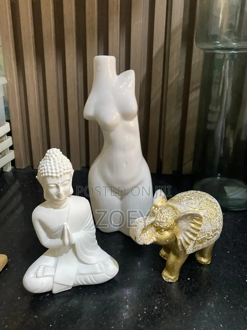 Coffee Table Decorative Piecies