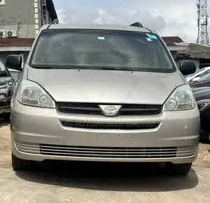 Toyota Sienna LE FWD (3.3L V6 5A) 2004 Silver