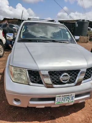 Nissan Pathfinder SE 2008 Silver