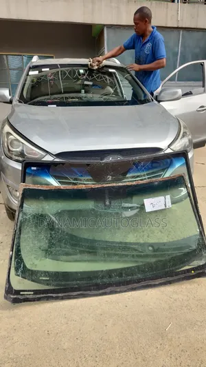 Hyundai Tuson 2012 Windscreen
