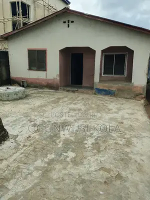 1bdrm Shared Apartment in Igando for rent