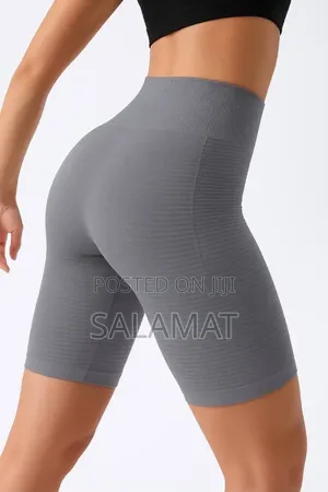Short Tight