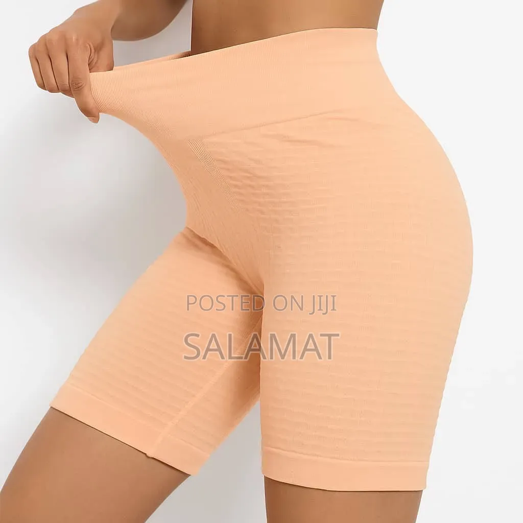 Short Tight