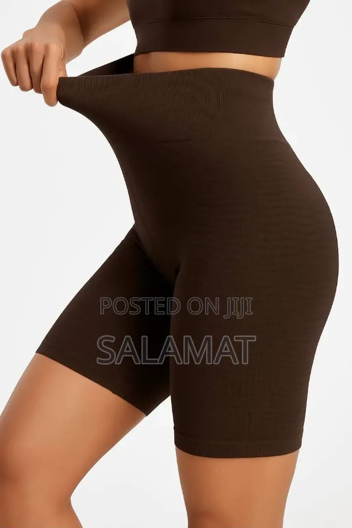 Short Tight