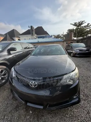Toyota Camry SE 4dr Sedan (2.5L 4cyl 6A) 2013 Gray