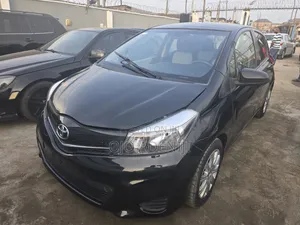 Toyota Yaris 2012 Black