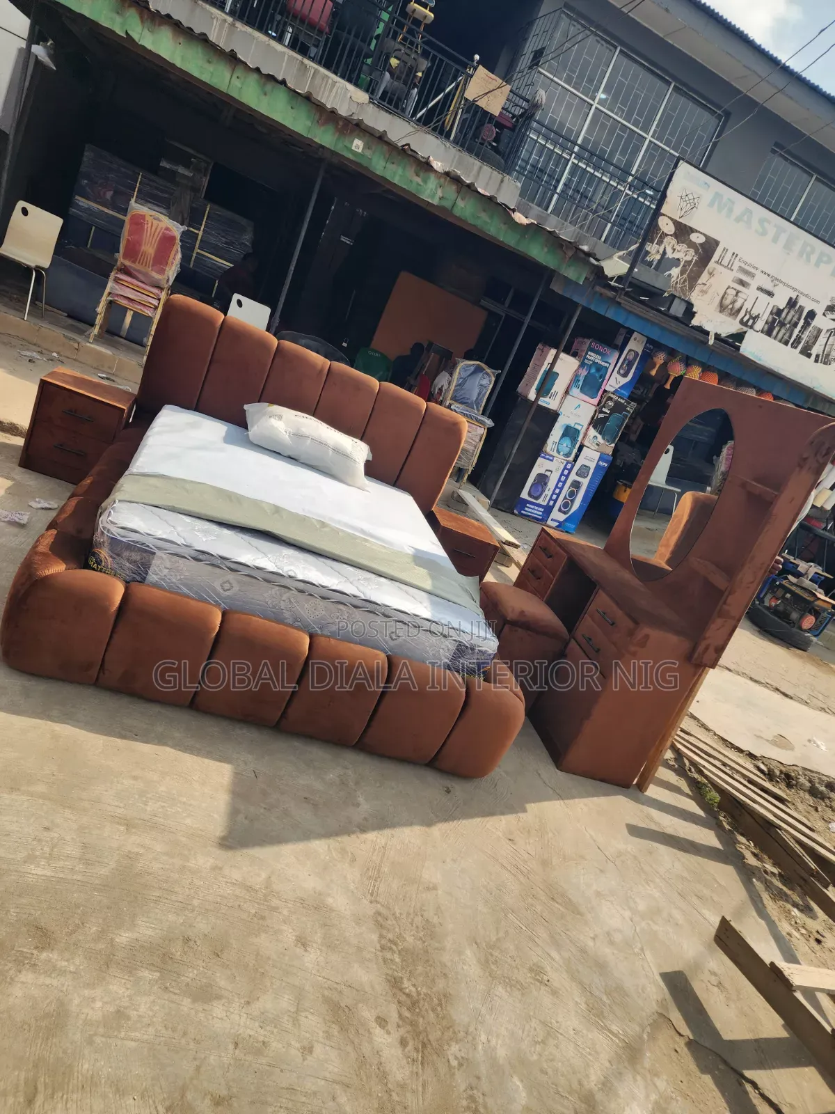 Quality 6by6 Padded Bedframe Set