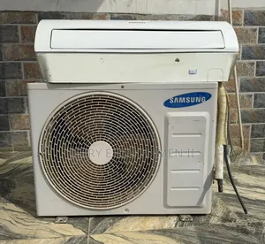 Neatly Used Samsung 1.5 AC With Acc for Sale.