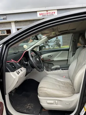 Toyota Venza LE 2011 Black