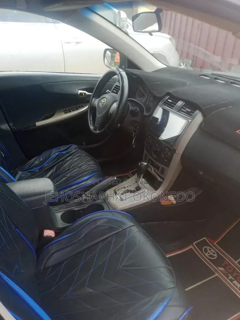 Toyota Corolla 2011 Black