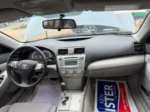 Toyota Camry SE 4dr Sedan (2.4L 4cyl 5A) 2008 Gray