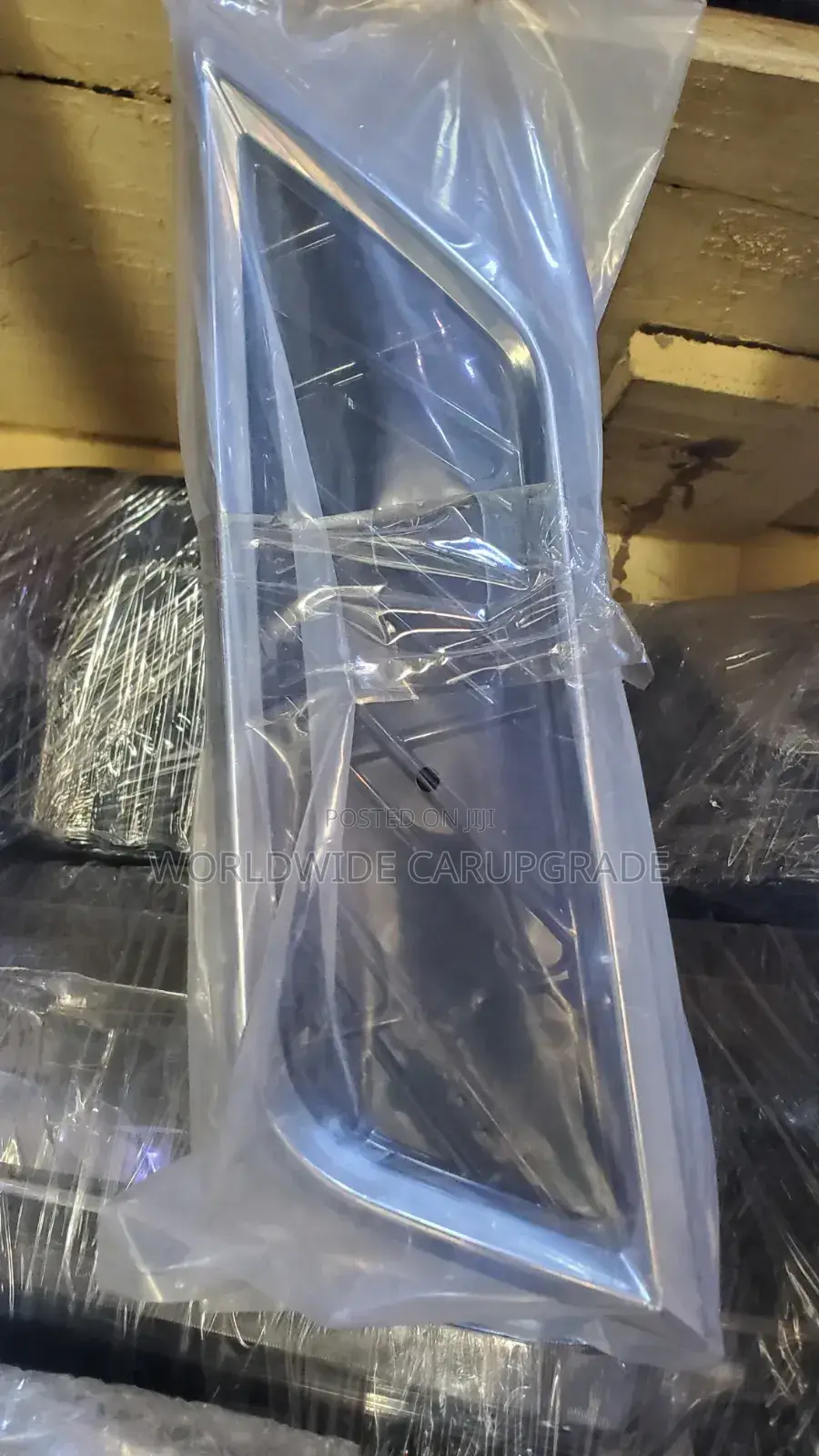 Lx570 Backbumper Vent Chrome