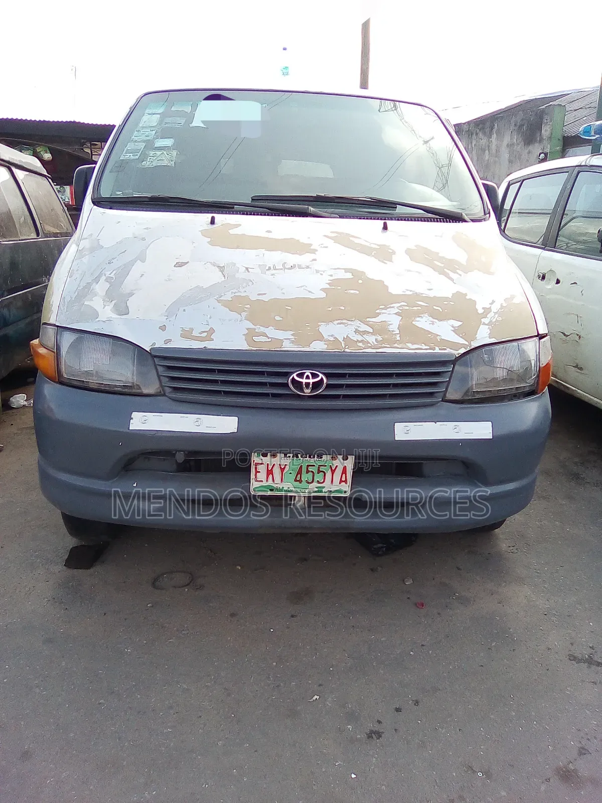 Toyota HiAce 2005 White