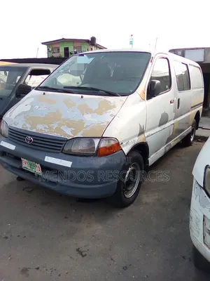Toyota HiAce 2005 White