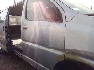 Toyota HiAce 2005 White