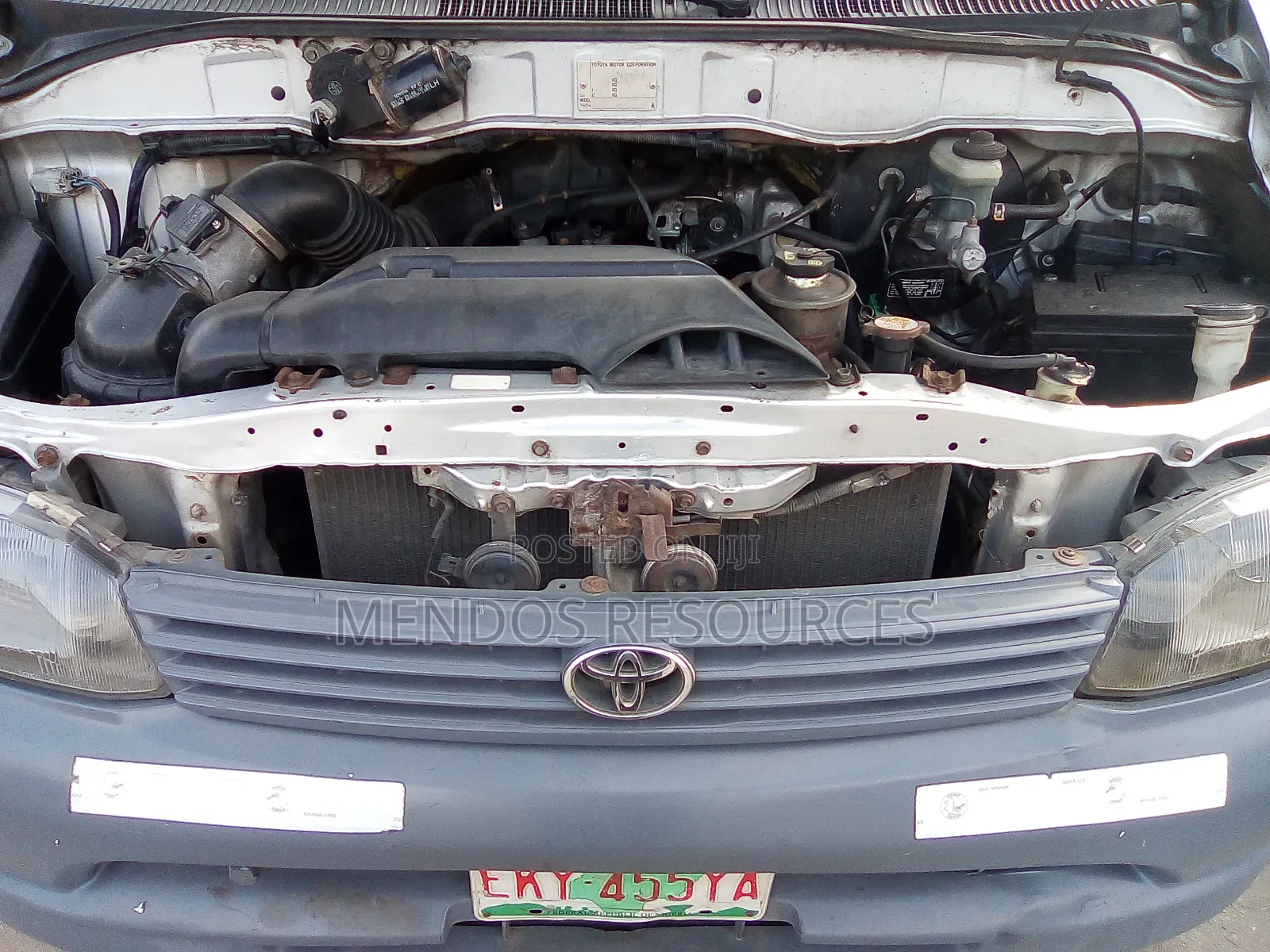 Toyota HiAce 2005 White