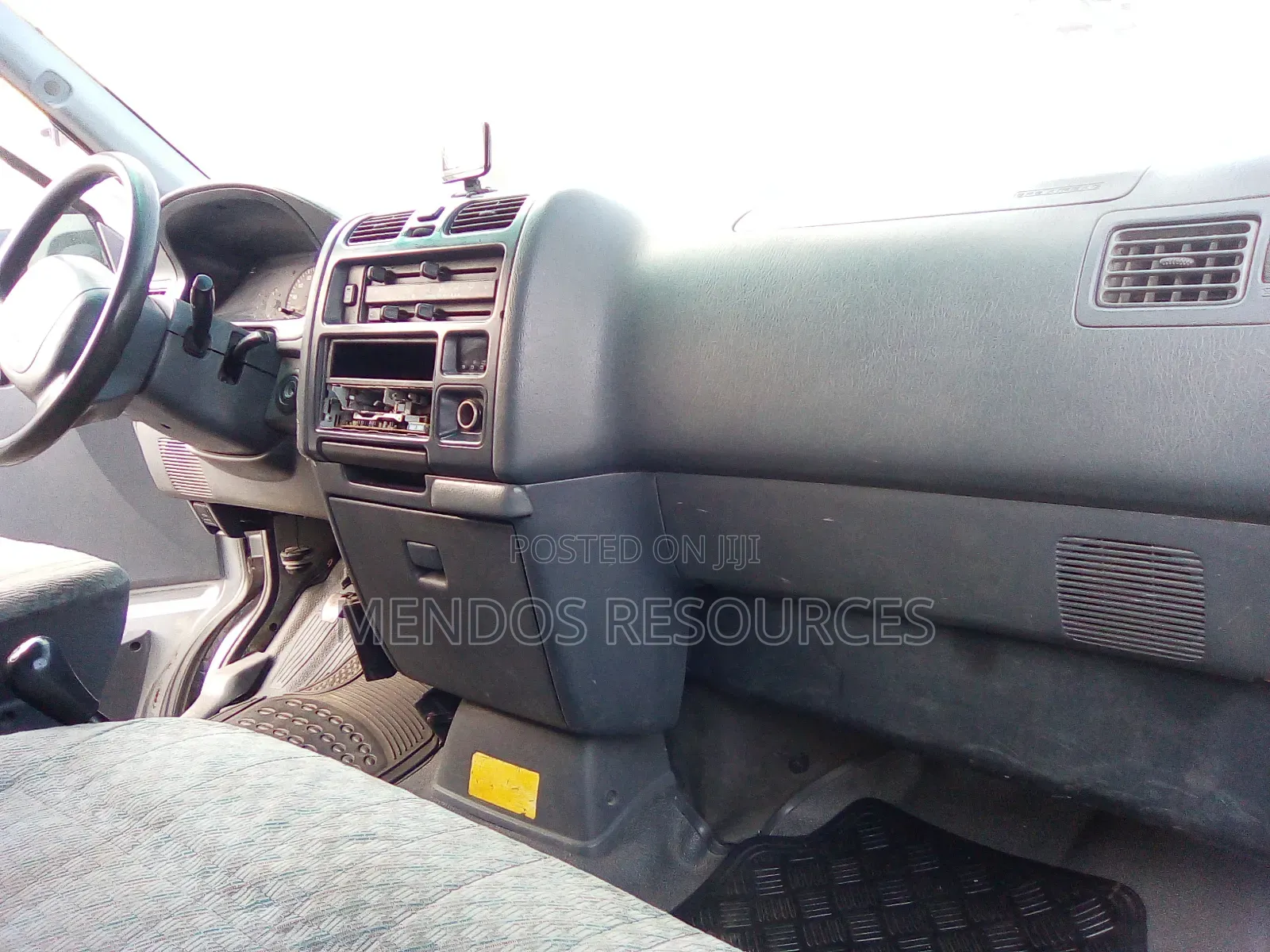 Toyota HiAce 2005 White